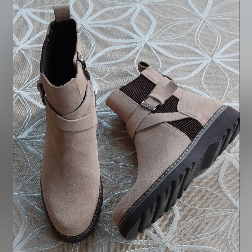 Donald Pilner Suede Booties!
